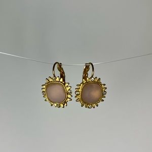 Sunburst good earrings with pink stone in the middle